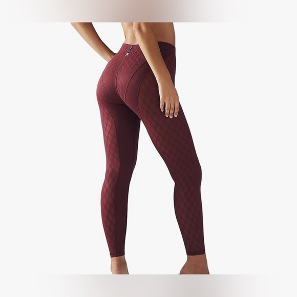 Savage X Fenty Pants - Savage x Fenty Peak Performance Leggings